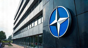 Die Rolle von NATO in der Verteidigungsstrategie (3/10)