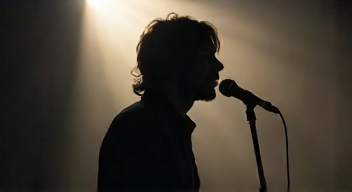 Die Stimme der Musik im Schatten (10/10)