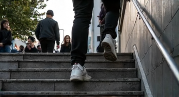 Meine Erlebnisse mit dem Treppensteigen und der öffentlichen Wahrnehmung (1/10)