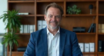 Ich bin Thorsten Hoffmann, Experte für Verbraucherschutz, 42 Jahre (2/10)